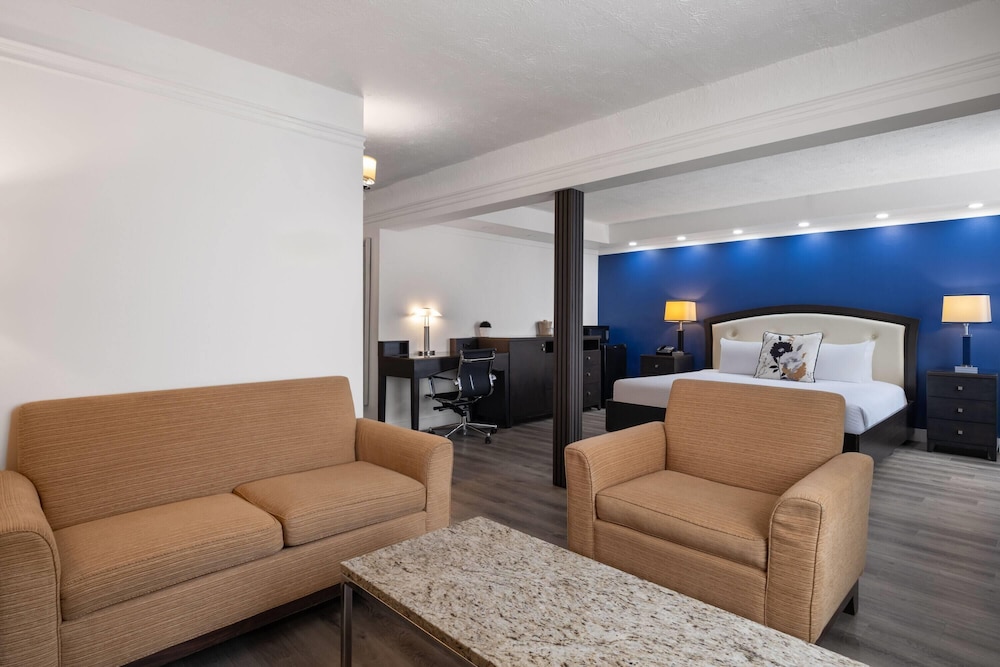 Travelodge by Wyndham Drummondville 30/50