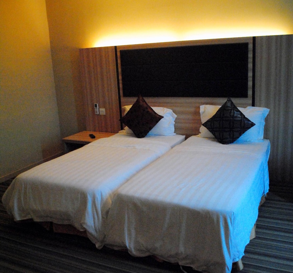 Palette Kota Kinabalu Near by Imago Shopping Mall Formerly Zara's Boutique Hotel 20/53