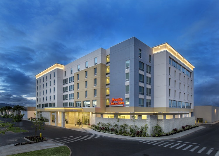 Hampton Inn & Suites Oahu Kapolei 1/14