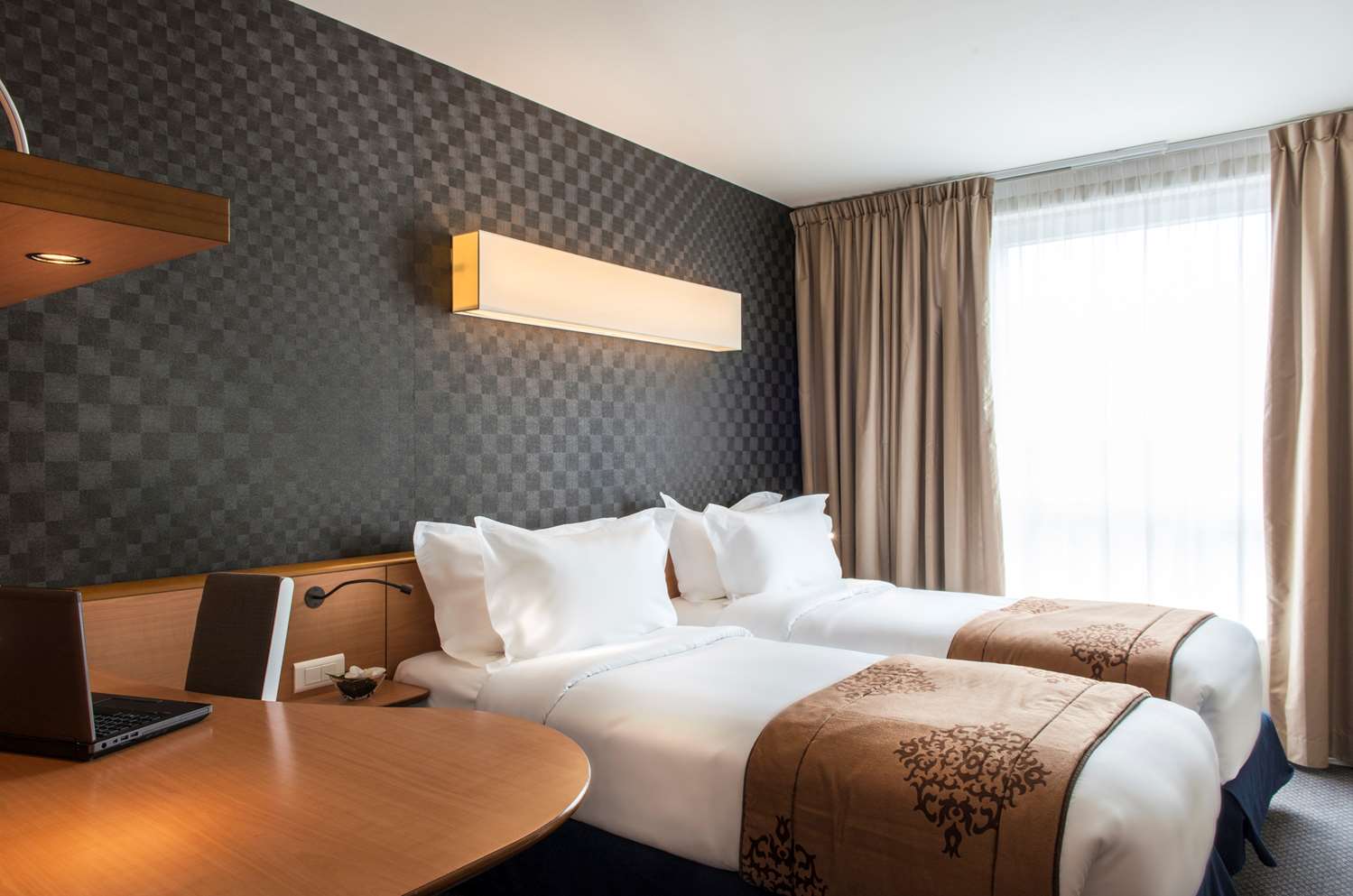 Chic, Family, Twin Beds, Sofa