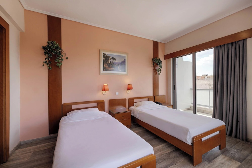 Xenophon Hotel 34/77