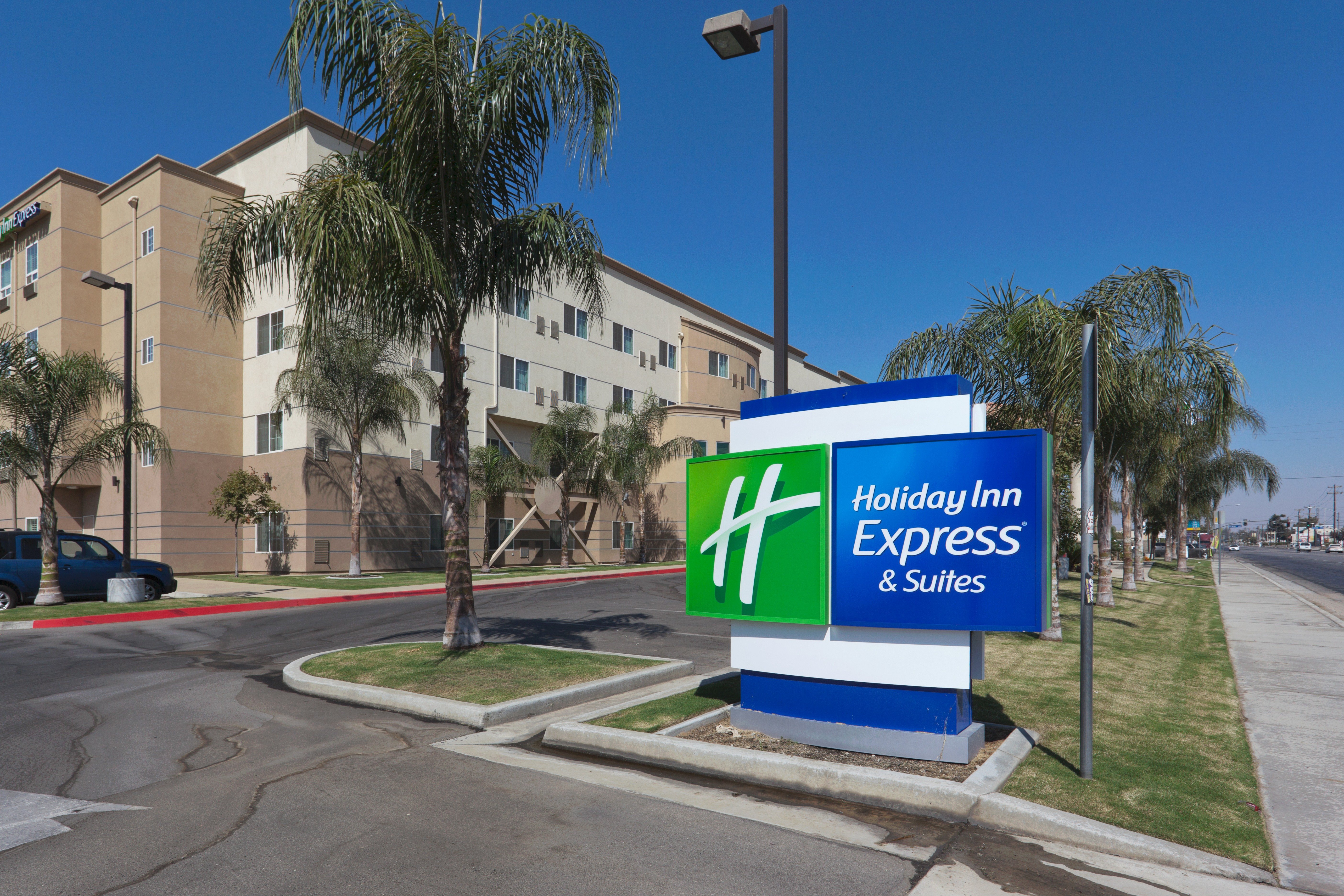 Holiday Inn Express Hotel Suites Bakersfield Central 65/71