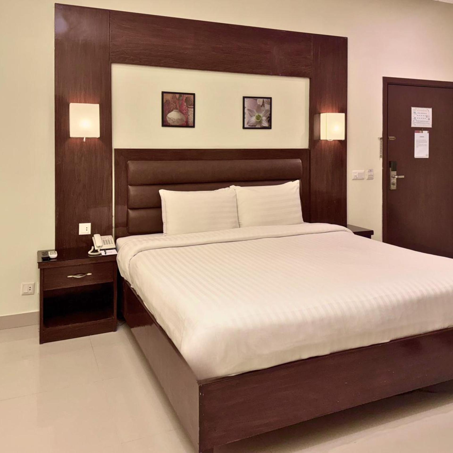 Hotel One Dera Ghazi Khan 10/30