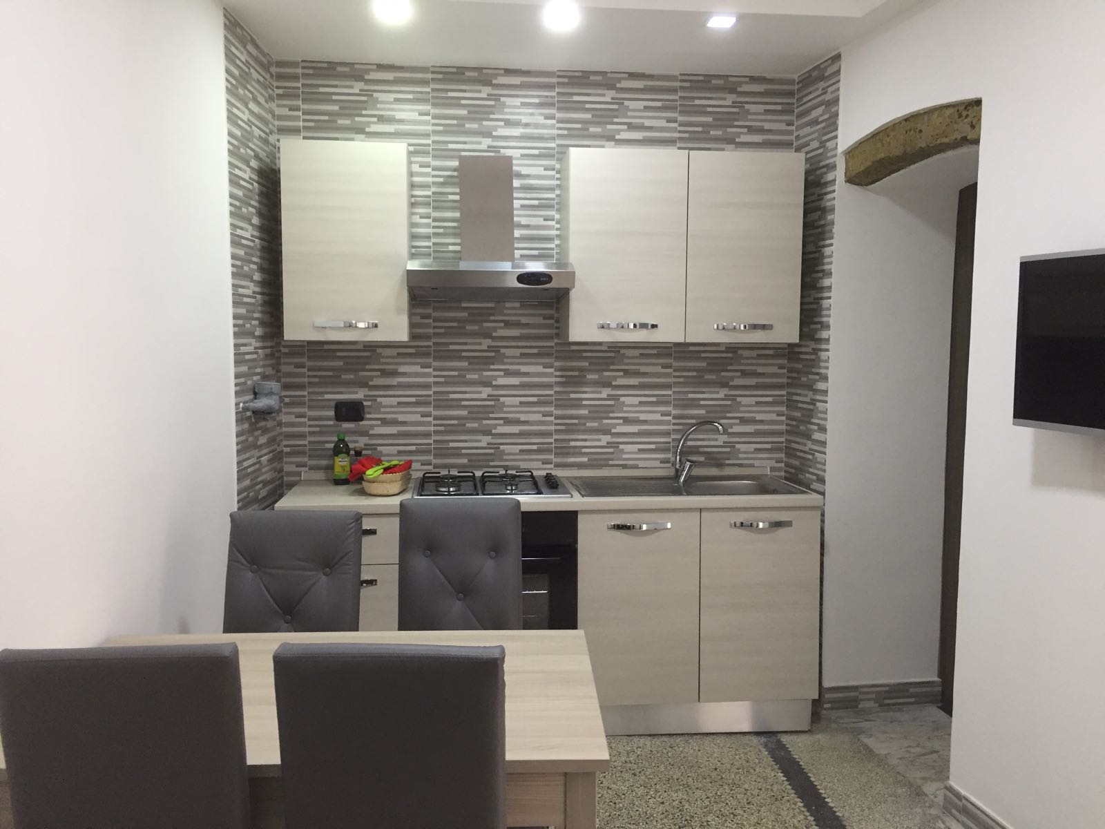 MB95 - Mezzocannone Luxurious Bed&Breakfast 2/15