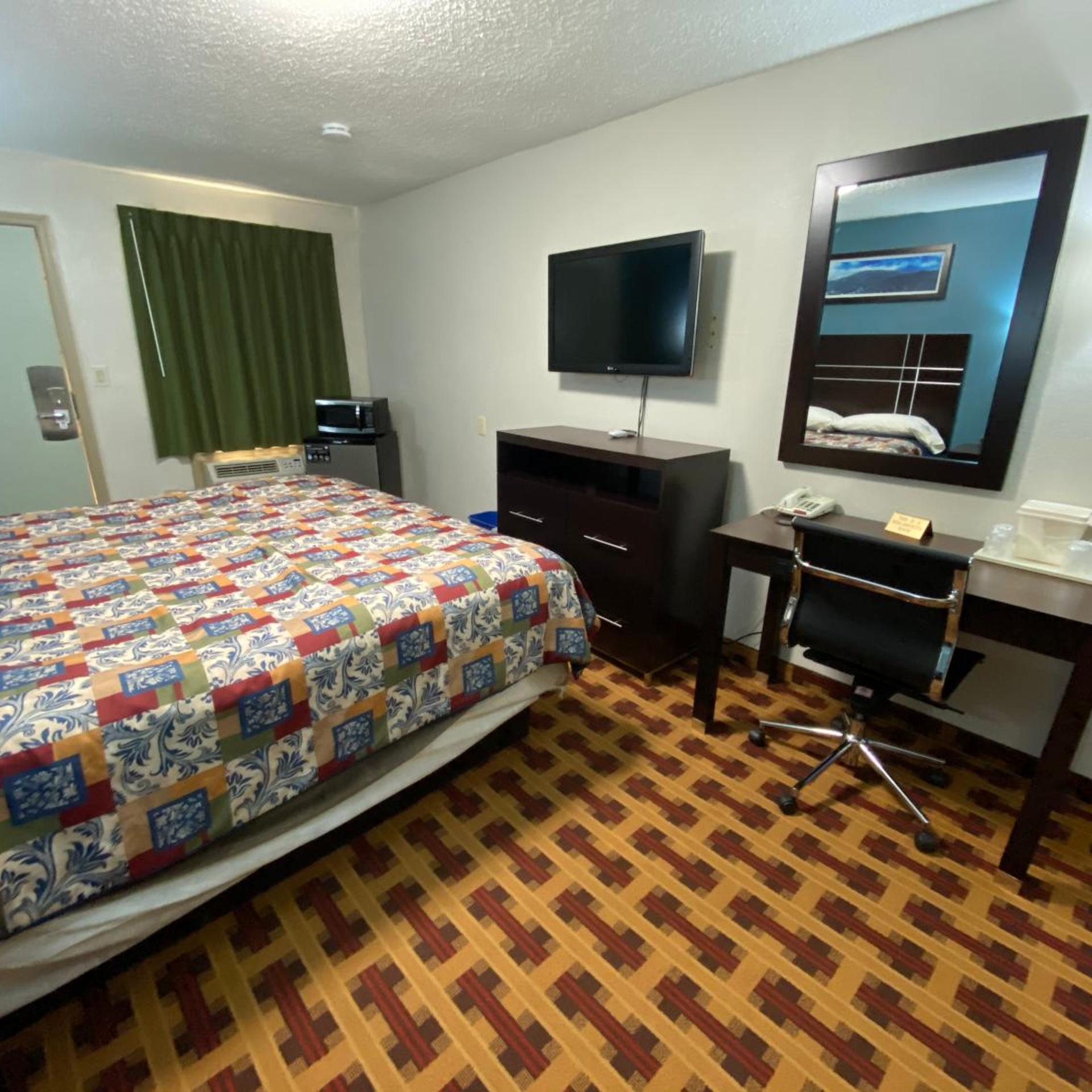 Lodge Inn 10/61