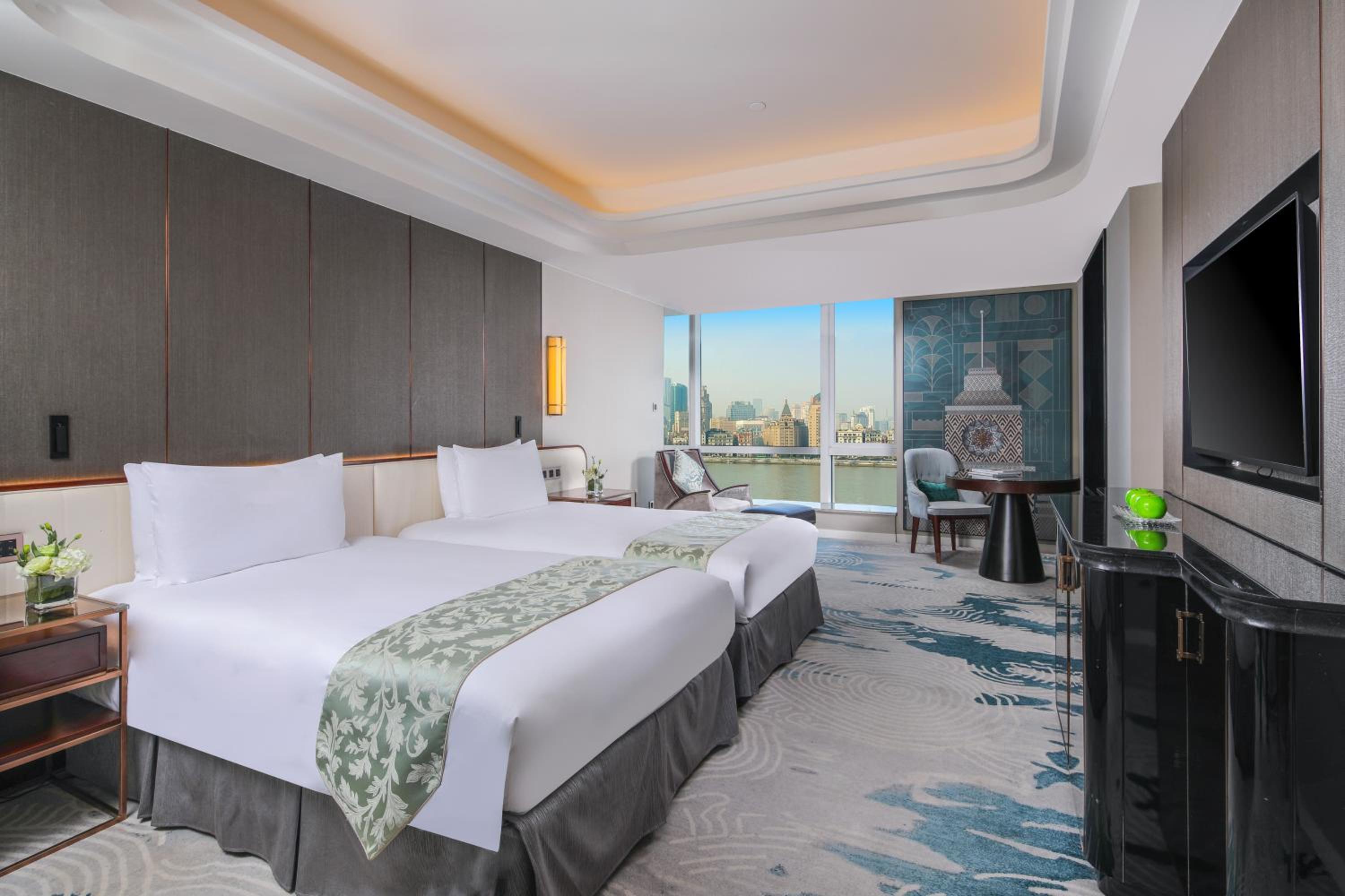 Room at Oriental Riverside Hotel Shanghai International Convention Center, SHANGHAI