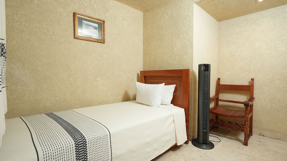 Hotel Marques del Valle 20/50