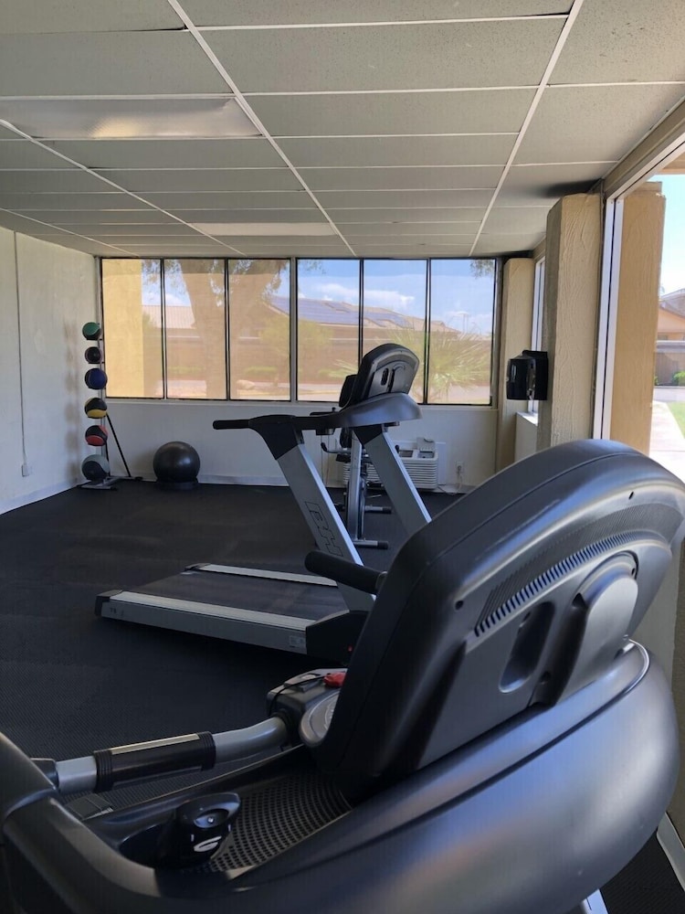 Days Hotel By Wyndham Peoria Glendale Area 14/24