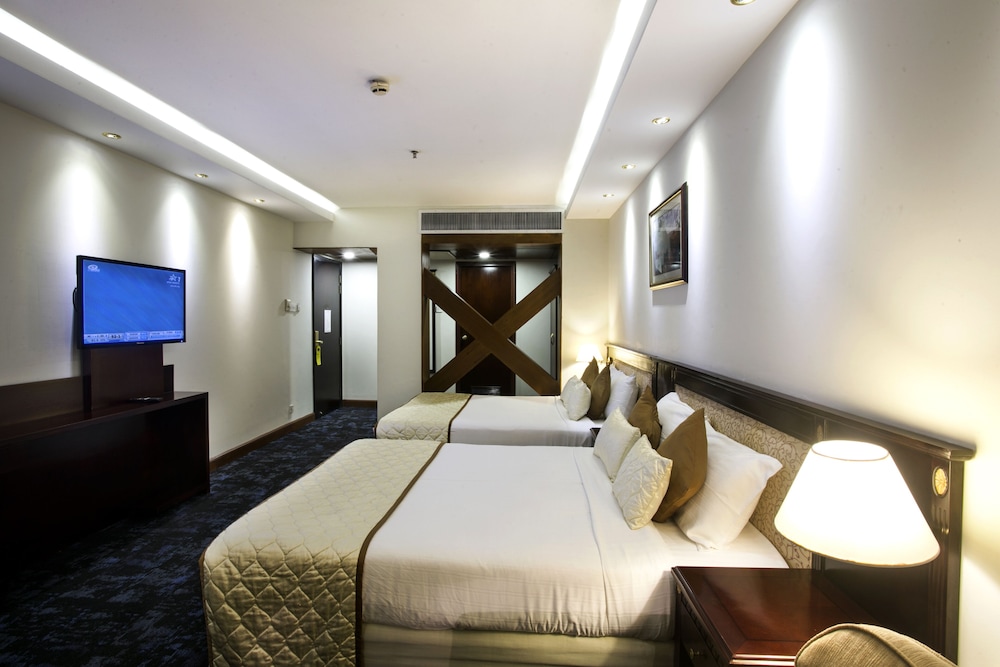 Hotel Sarina 34/77