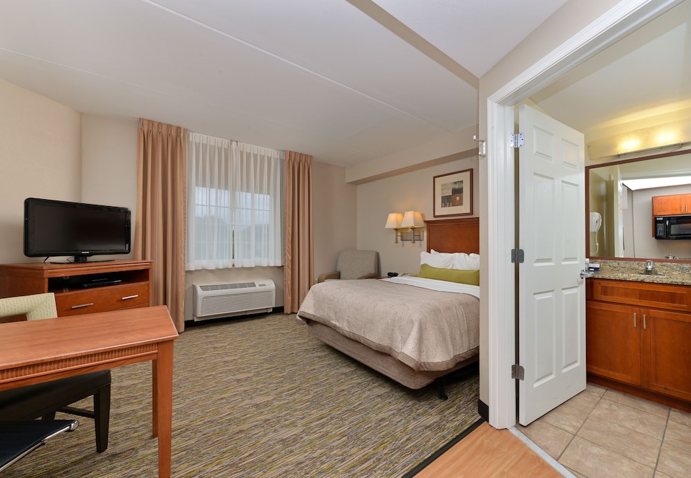 CANDLEWOOD SUITES BLUFFTON - HILTON HEAD 8/73
