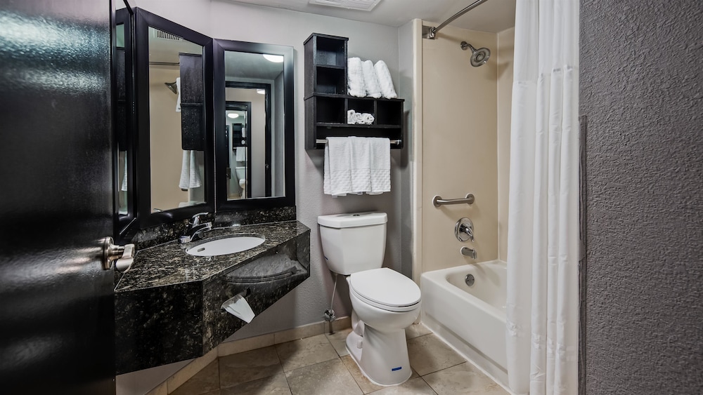 Comfort Inn & Suites Carrollton, GA 18/40