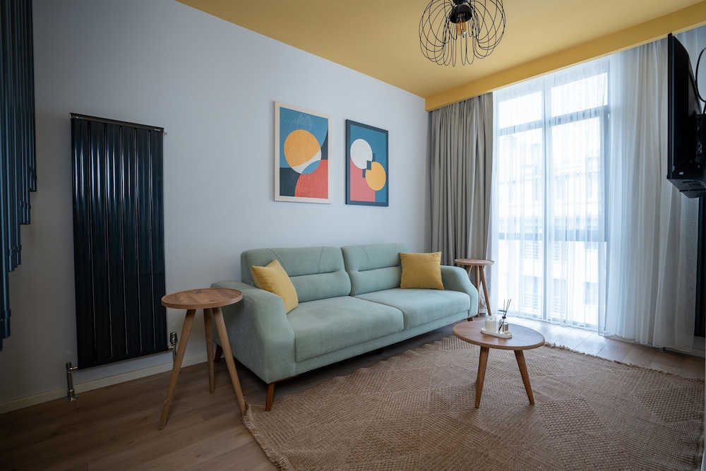 Bird Nest Suites 30/47