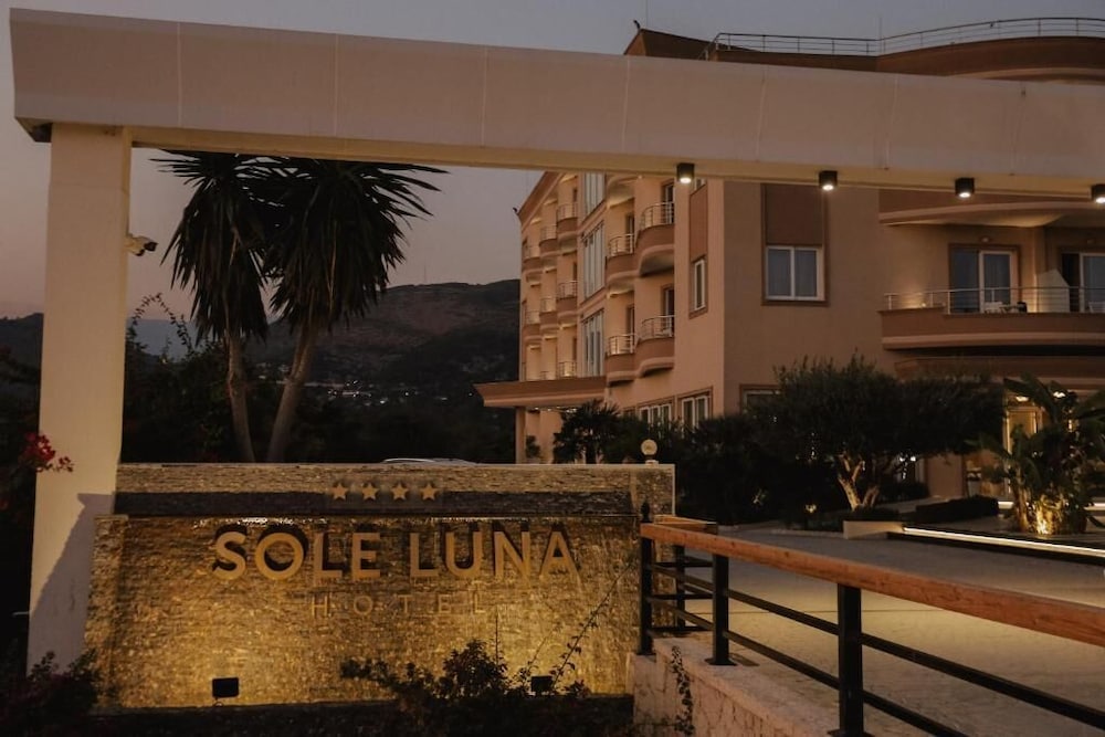 Hotel Sole Luna 12/72