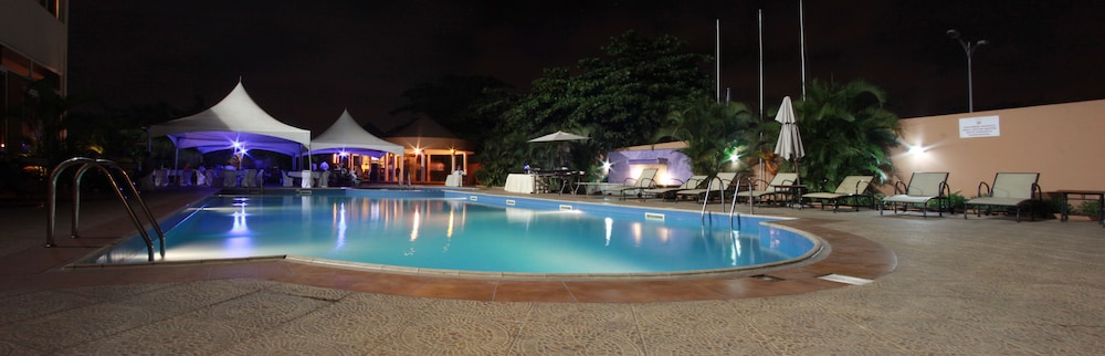 The African Regent Hotel 69/71