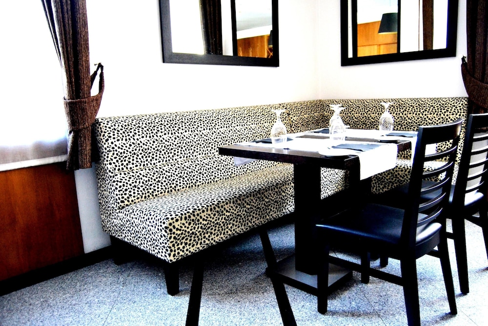 Douro Park Hotel 63/75