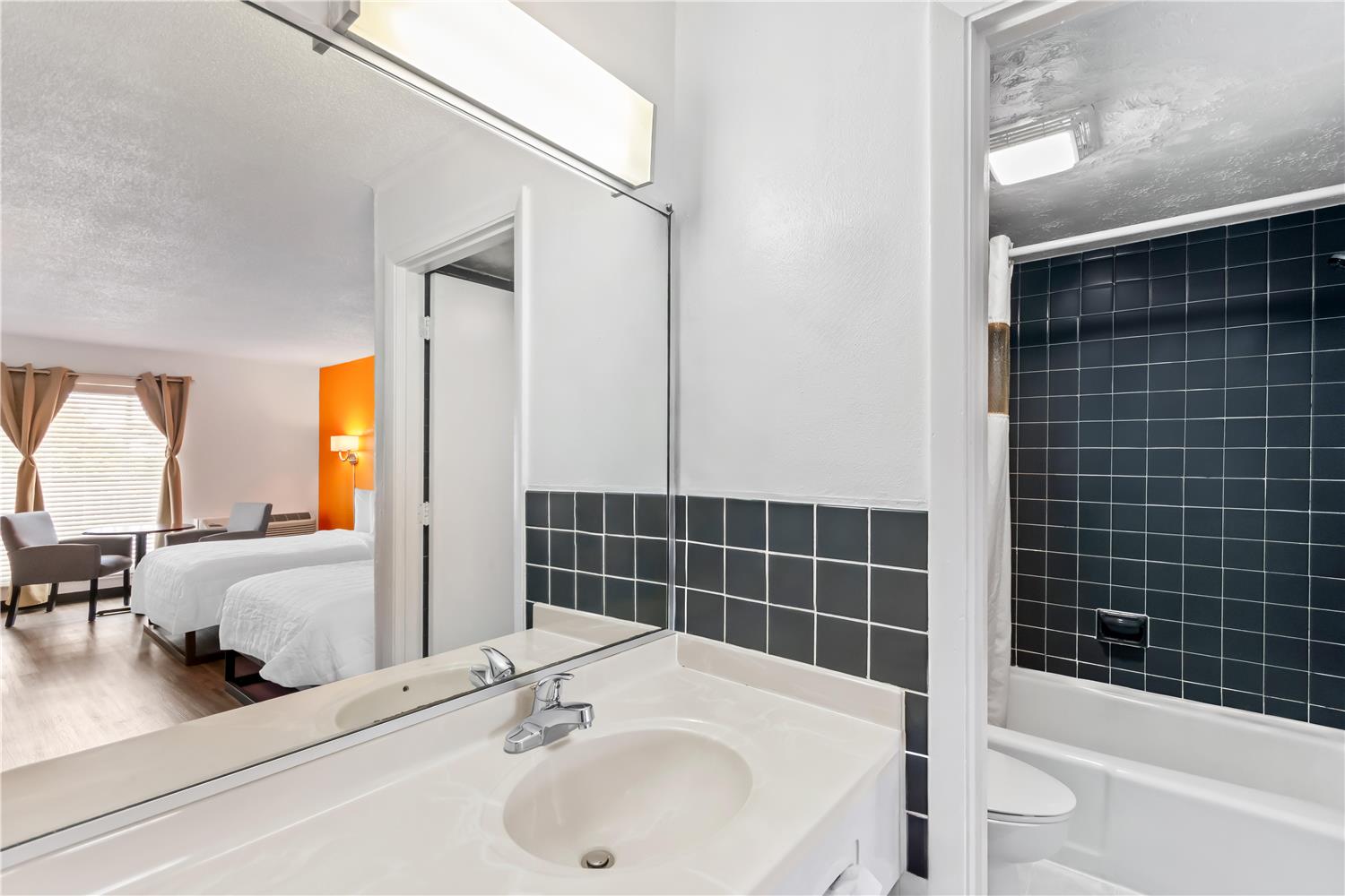 Americas Best Value Inn & Suites Williamstown 59/61