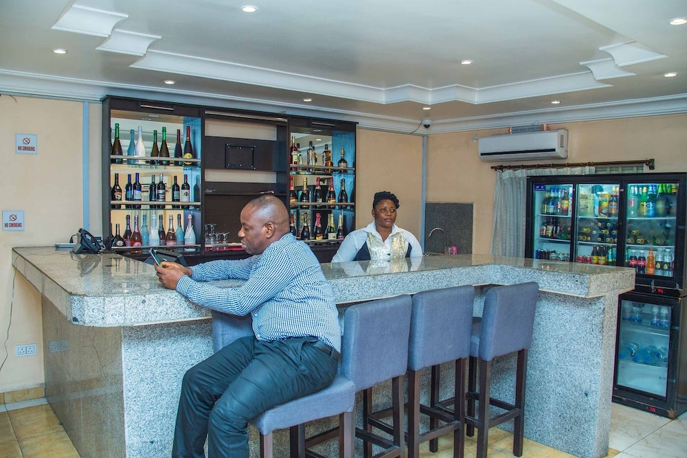 Royal Crest Hotel & Suites 36/50