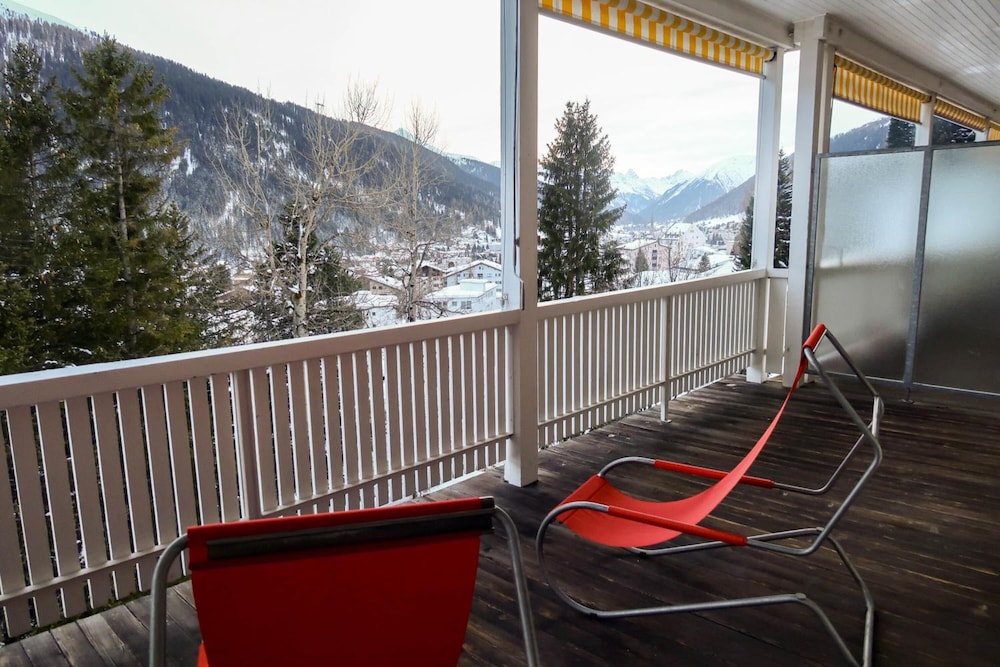 Davos Youthpalace 57/62