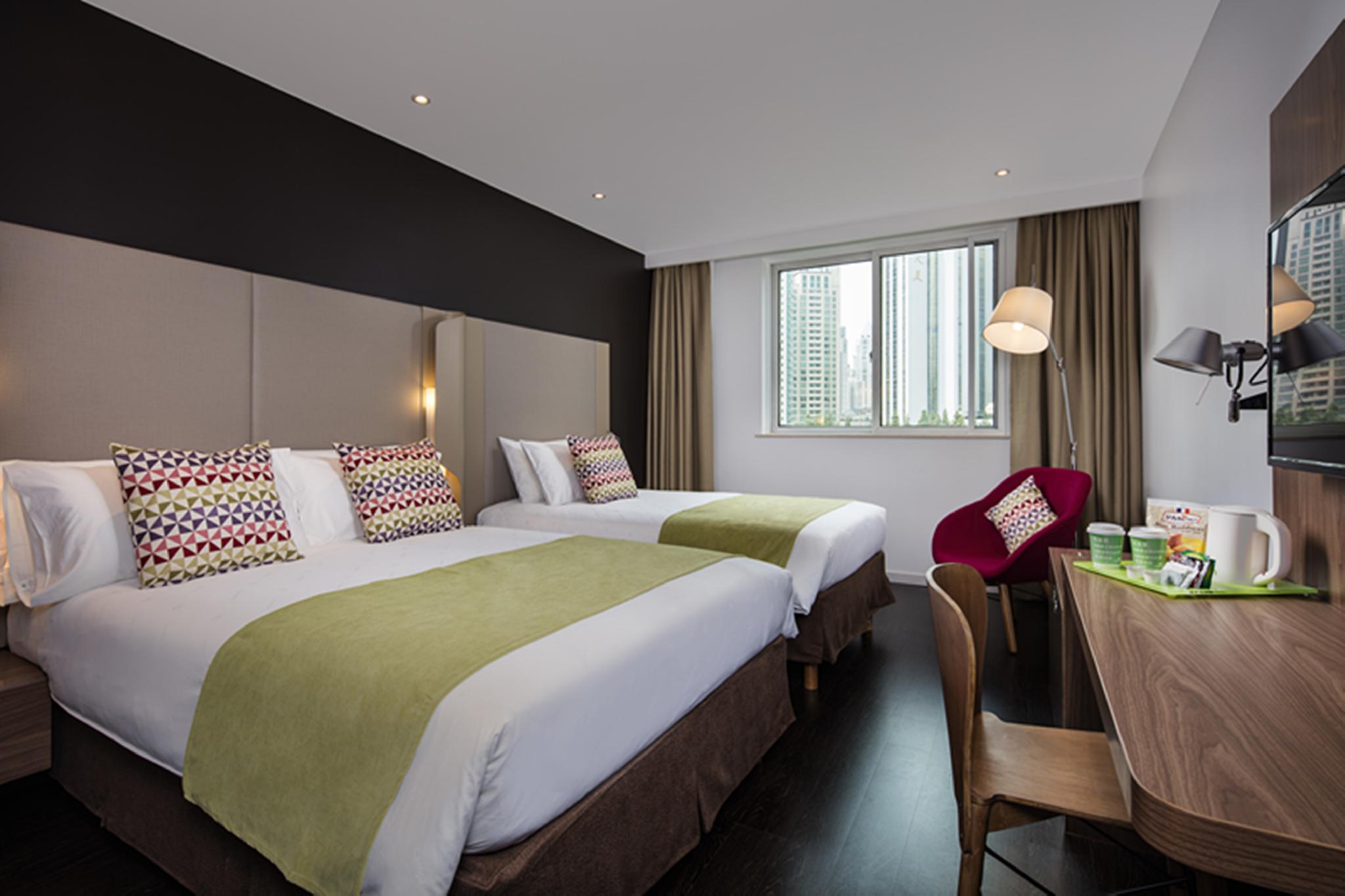 Deluxe, Twin Beds