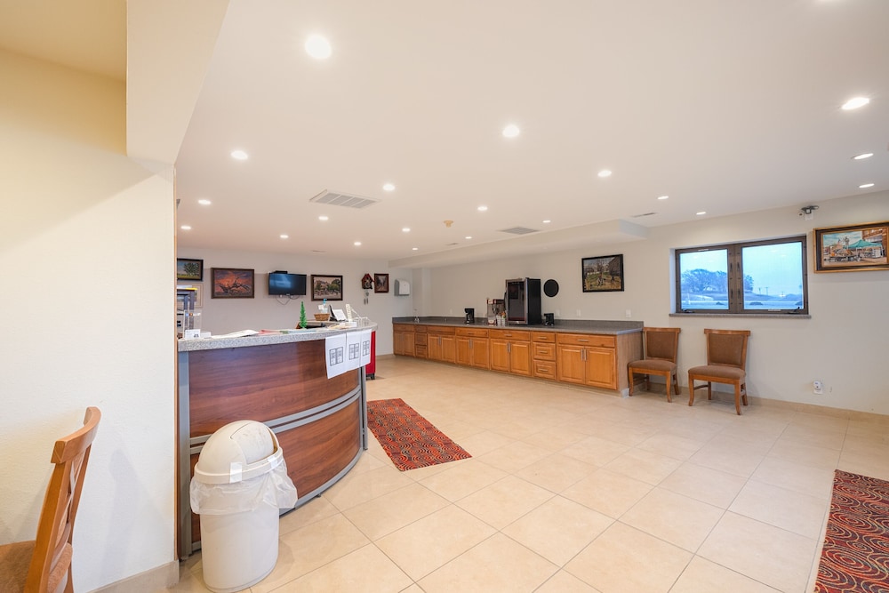 Lobby at Harlan Inn and Suites By OYO Harlan, HARLAN - IA