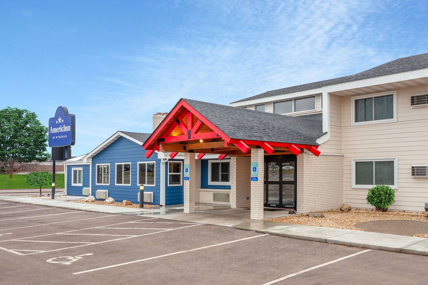AmericInn by Wyndham New Richmond 2/40