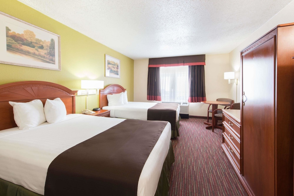 Baymont By Wyndham Louisville East 18/38
