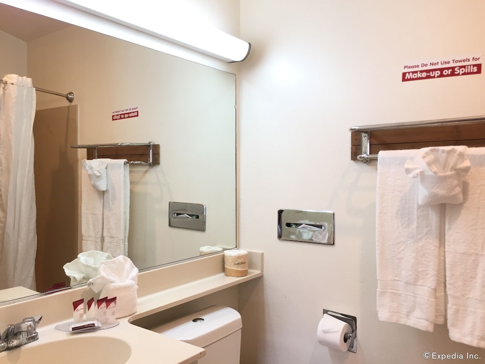 Anaheim Discovery Inn Suites 35/68