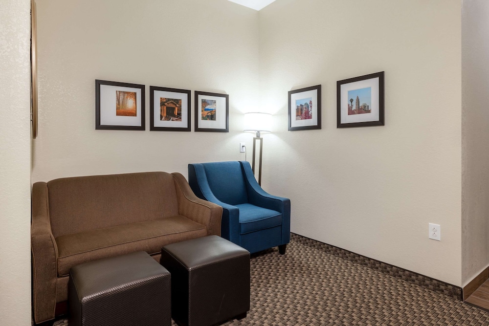 Comfort Suites Troy-I75 52/69