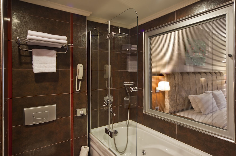 VOLLEY HOTEL ISTANBUL 24/73