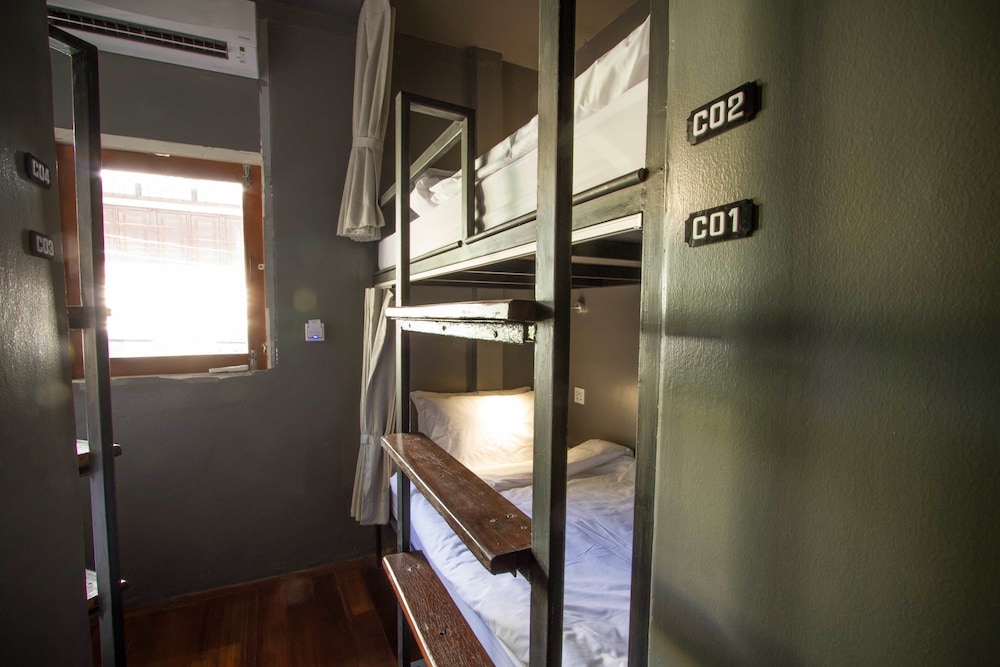 Here Hostel 27/66
