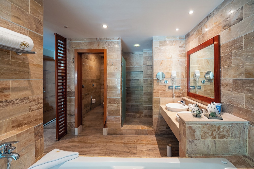 جناح جونيور بسرير كينج، Cofresi Palm Beach and Spa Resort All Inclusive 6/9