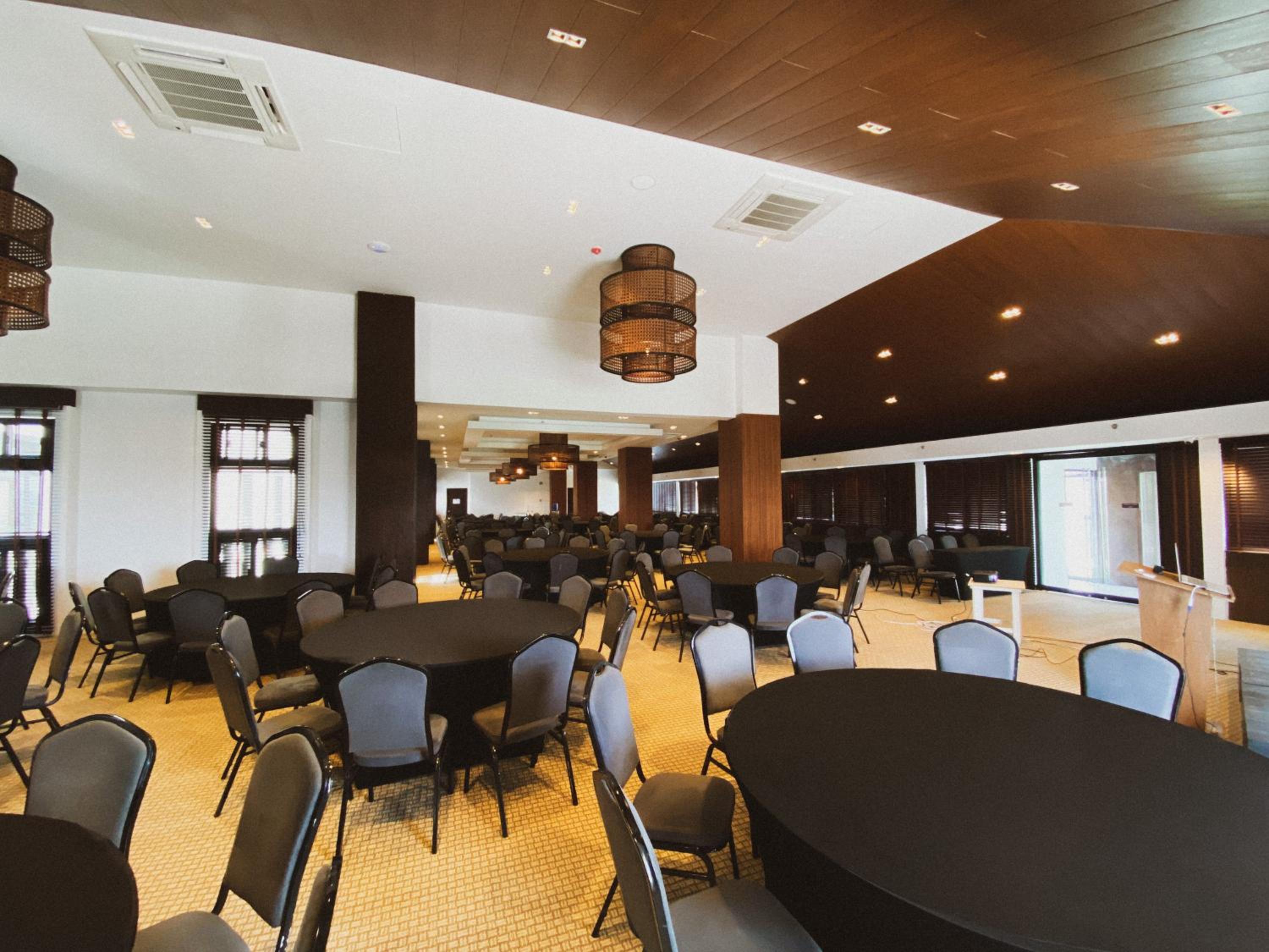 The Plaza Garden Hotel and Residences 18/23