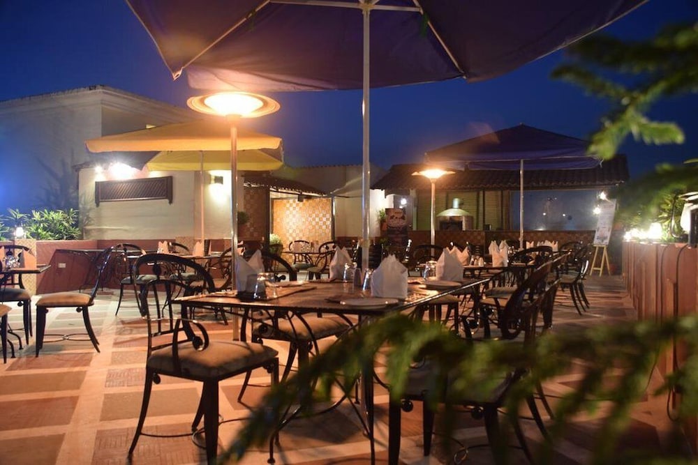 La Place Sarovar Portico Lucknow 41/55