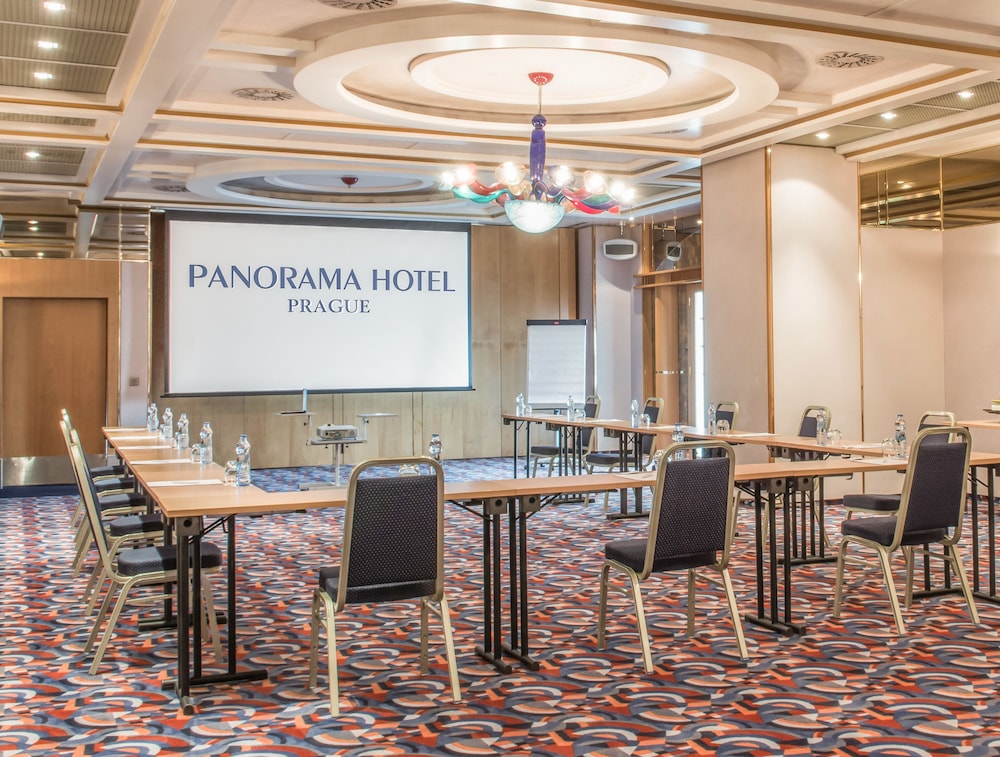 Panorama Prague Hotel 61/70