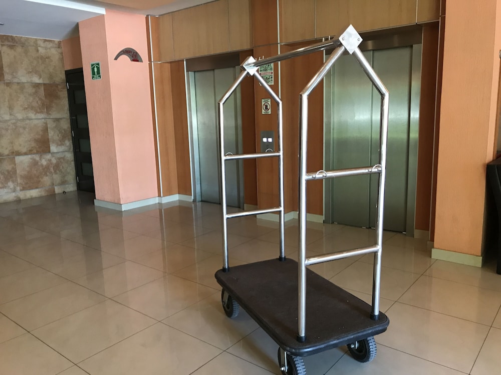 Hostalia Hotel Expo And Business Class 40/60