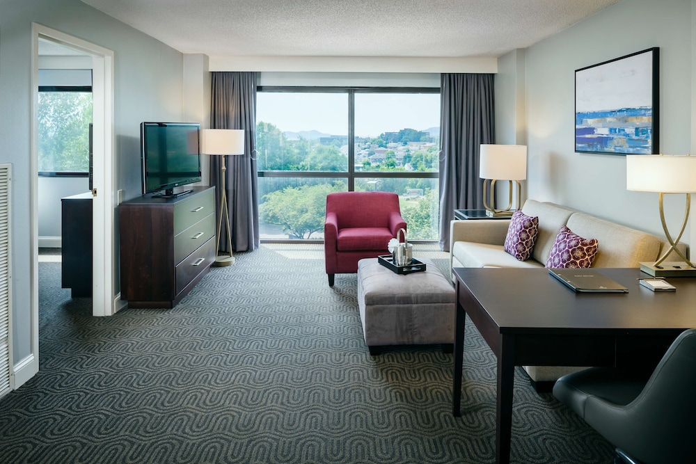 Hilton Brentwood/Nashville Suites 55/81