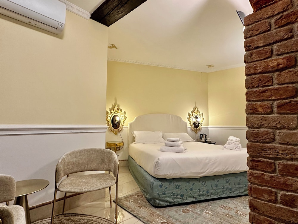 ROOM, DOUBLE BED, GROUND FLOOR