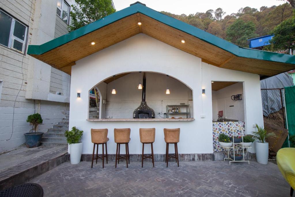 Alaya Stays By Elivaas Livelife - Kasauli 12/13