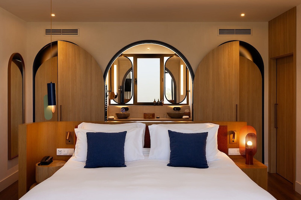So, Suite, King Bed, Terrace، SO/Sotogrande Spa & Golf Resort Hotel 3/5