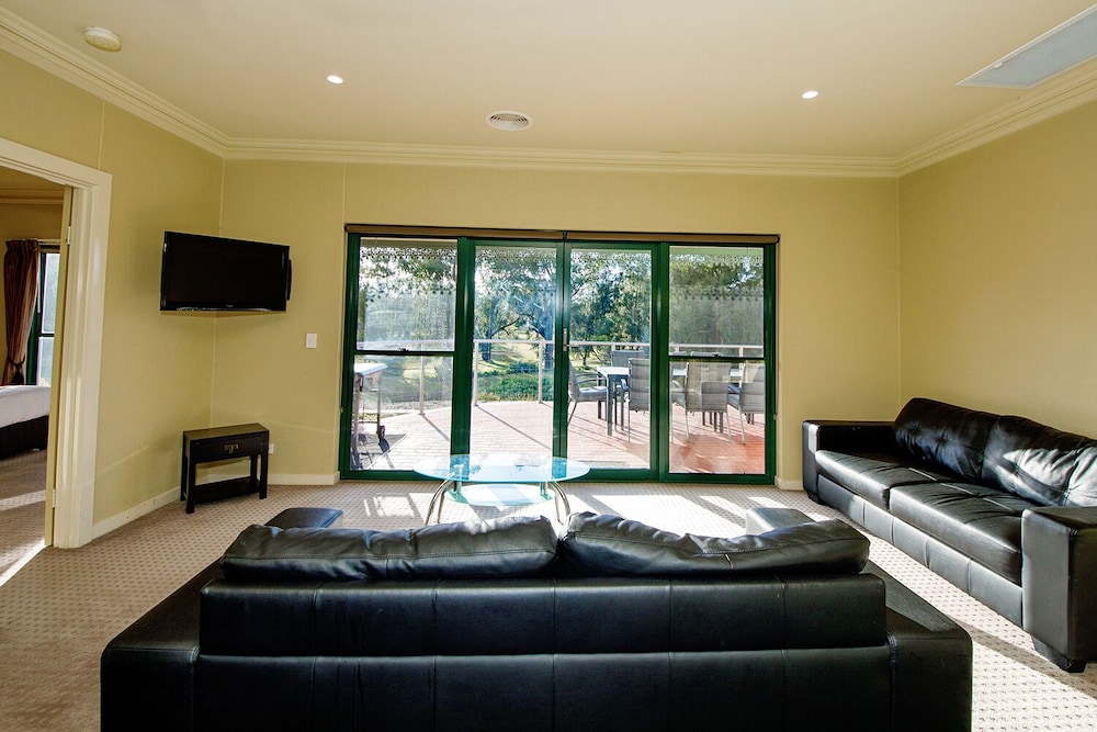 Yarrawonga Mulwala Golf Club Resort 66/86