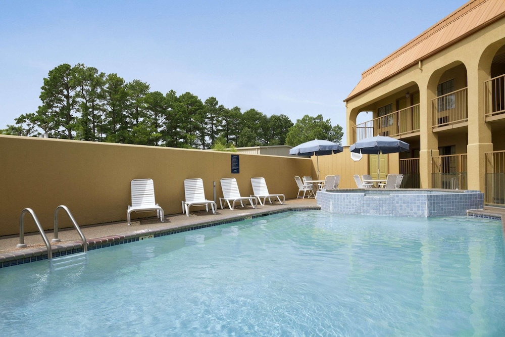 Days Inn by Wyndham Southaven MS 6/23