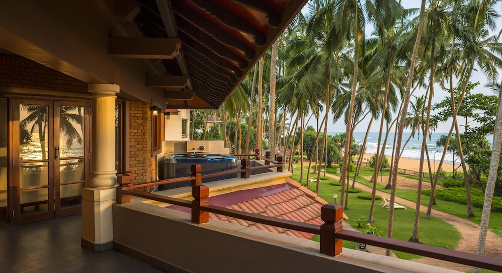 Royal Palms Beach Hotel in WADDUWA