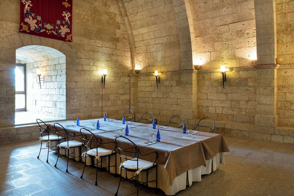 Parador De Ciudad Rodrigo 18/50
