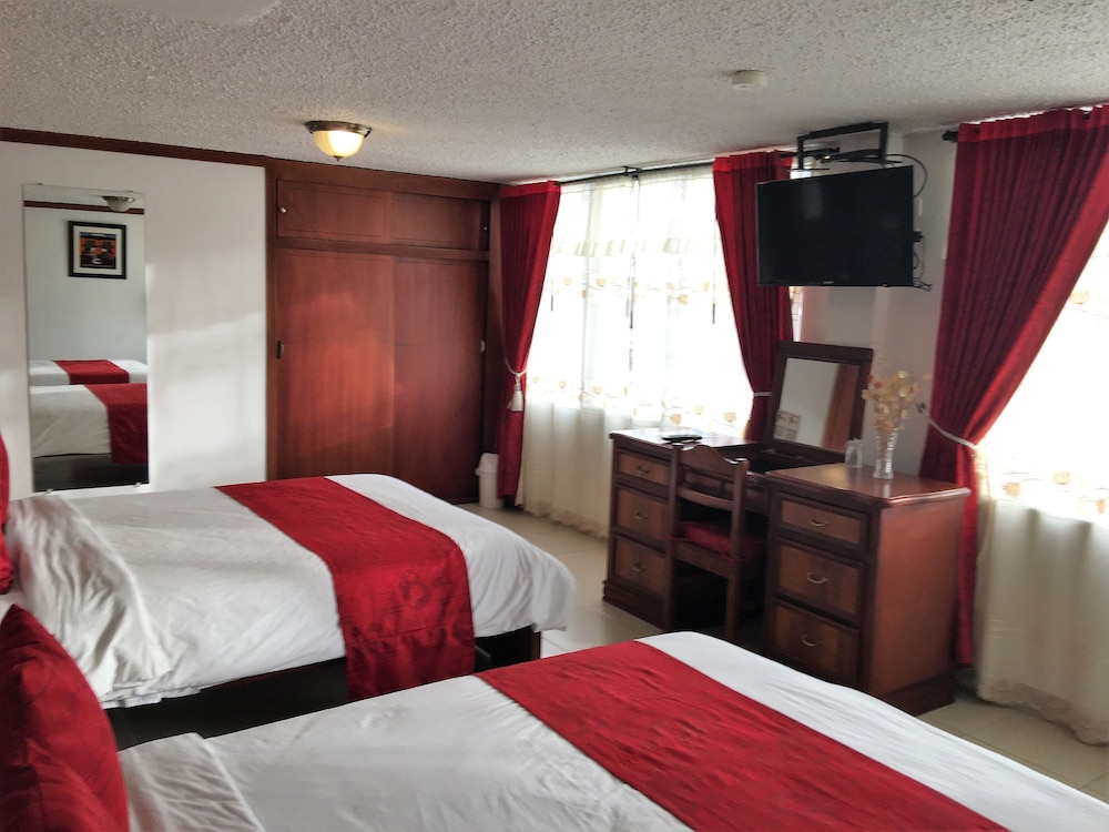 Hostal Mitad Del Mundo 20/69