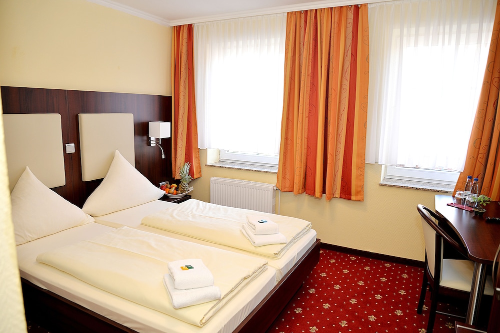 Hotel Neugrabener Hof 8/23
