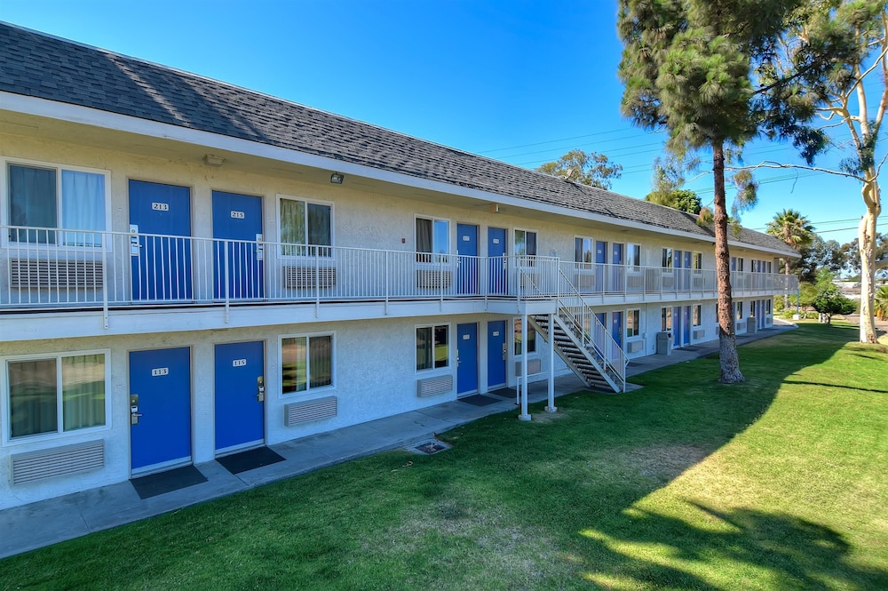 Motel6 San Diego, CA - North 51/61