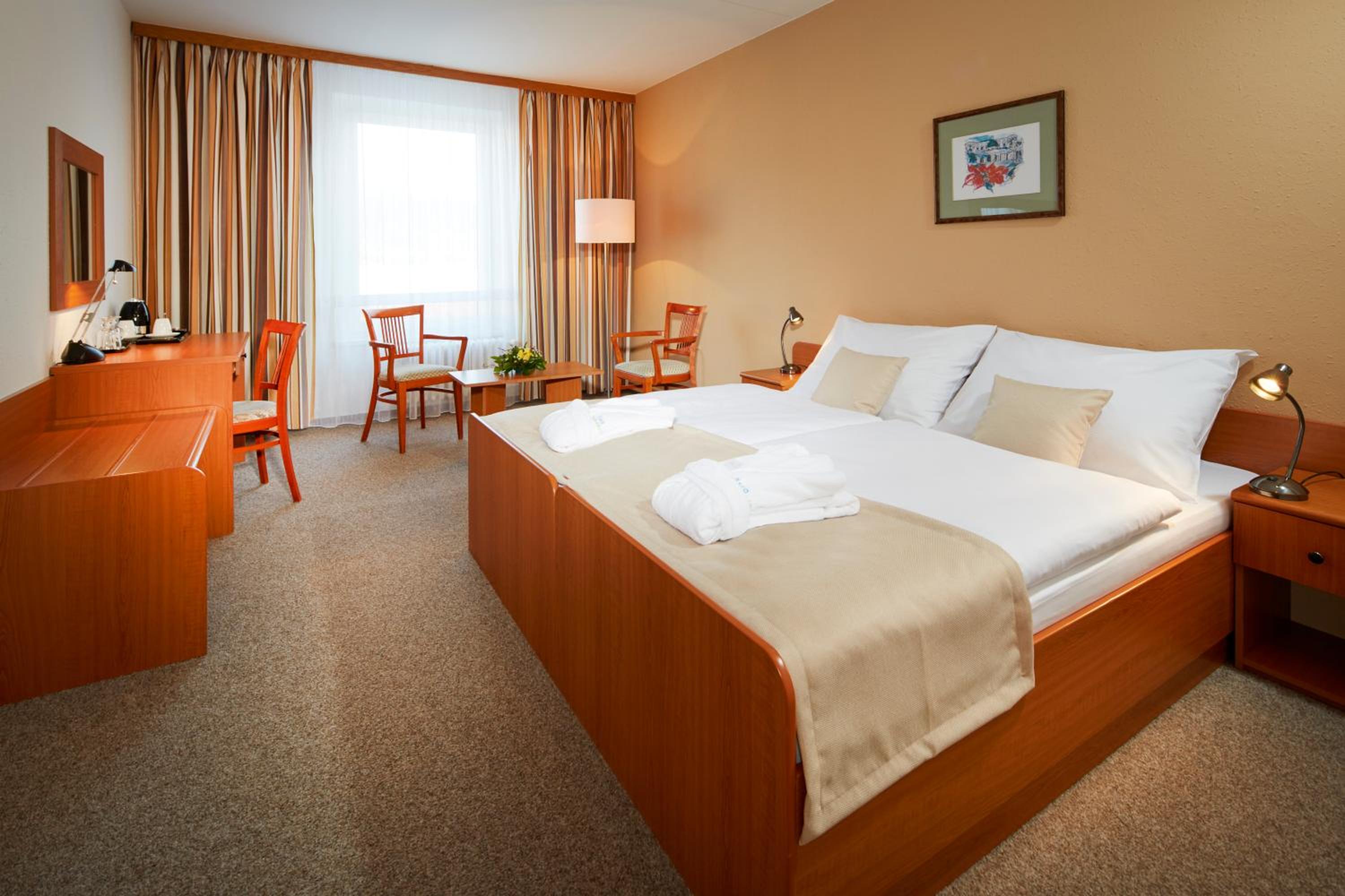 غرفة سوبيريور بسرير مزدوج أو سريرين منفصلين بإطلالة على المدينة، Spa hotel Devin 2/3