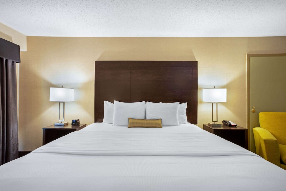 La Quinta Inn & Suites by Wyndham Springfield MA 16/43