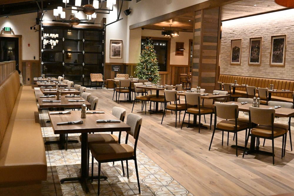 Wintergreen Hotel & Conference Center 34/49