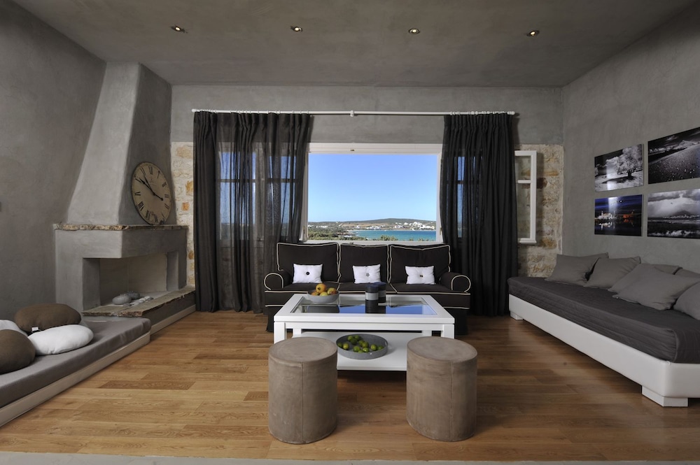 Empire Luxury Villas 39/48